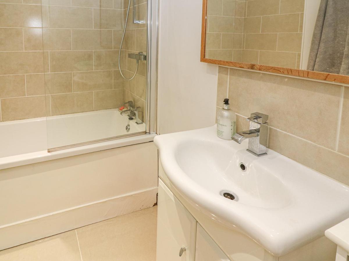 Flat 2 Galloway House Кендал Екстер'єр фото